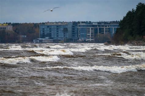 Длительность и сила шторма в Петербурге