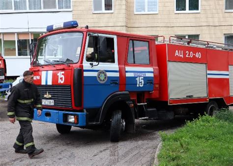 Дождаться приезда спасателей или других аварийных служб