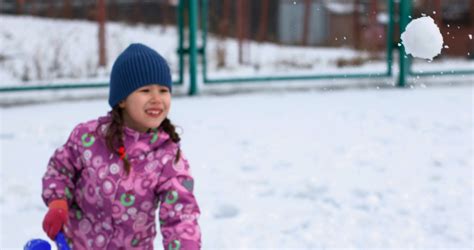 Как весело провести время на улице во время дождя