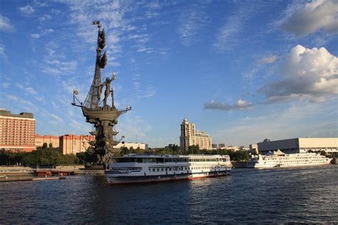 Организация торговли на Москве Реке в современности