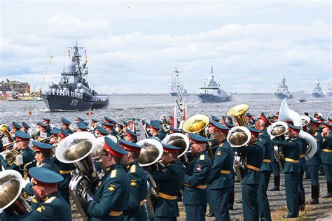 Особенности парада ВМФ в Петербурге